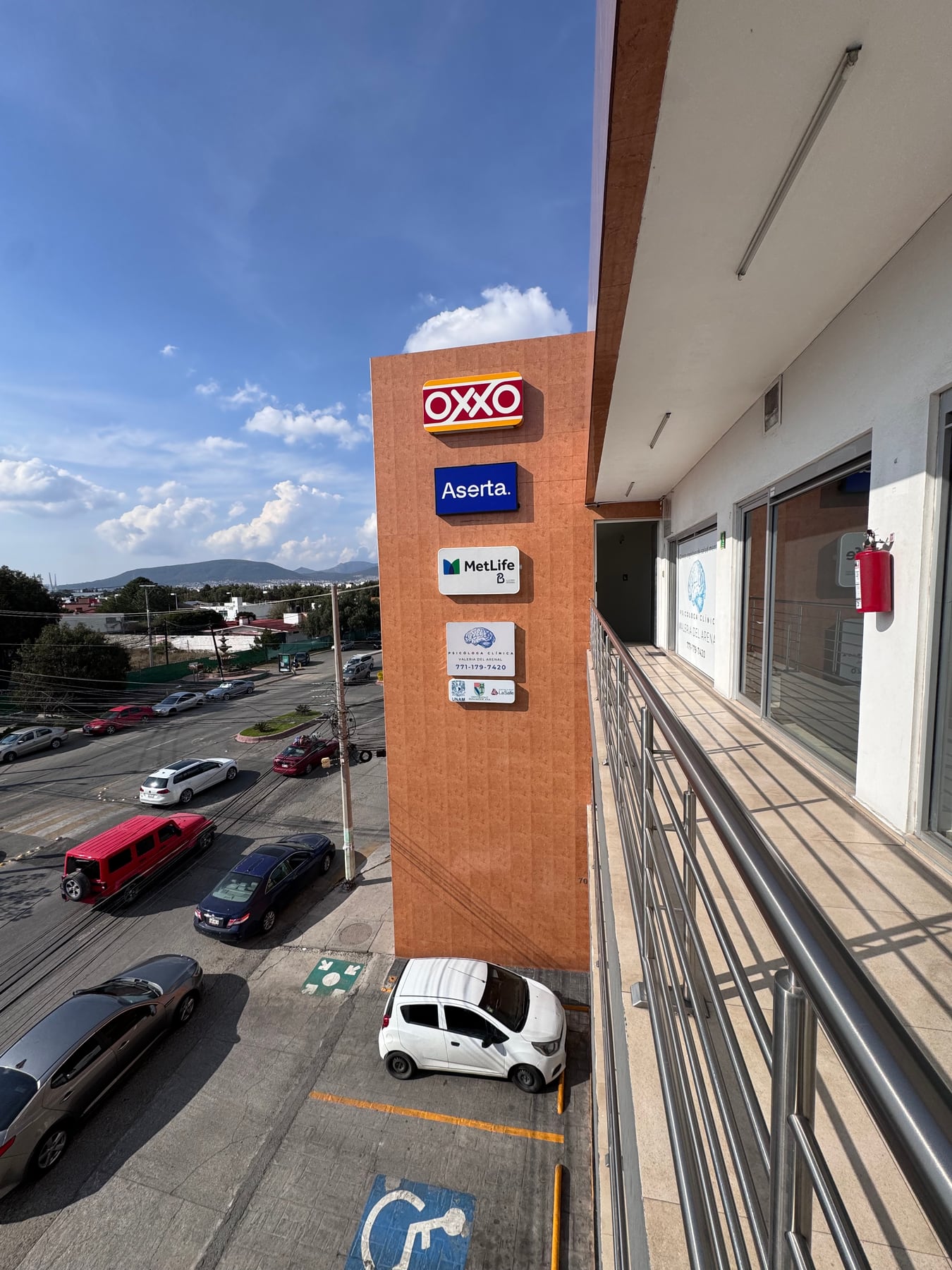 Exterior de Plaza OXXO en Valle de San Javier, Pachuca